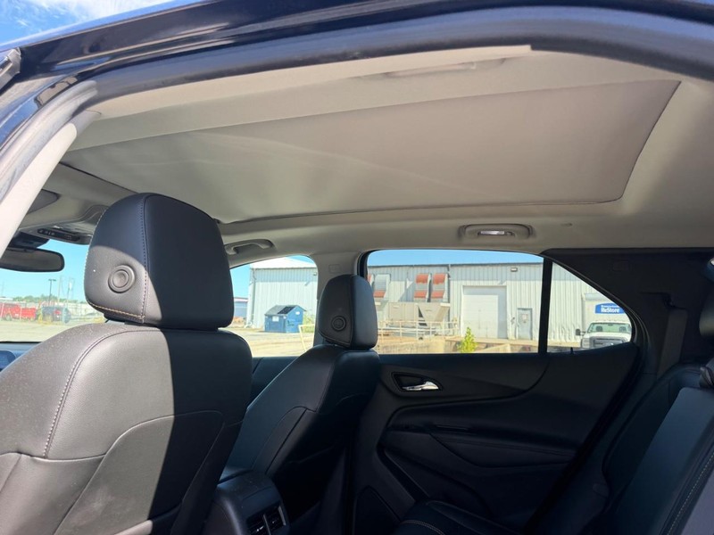 Chevrolet Equinox Vehicle Full-screen Gallery Image 09