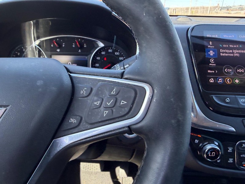 Chevrolet Equinox Vehicle Full-screen Gallery Image 13