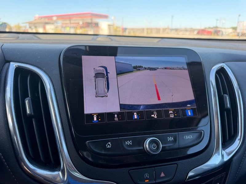 Chevrolet Equinox Vehicle Full-screen Gallery Image 22