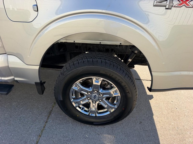Ford F-150 Vehicle Full-screen Gallery Image 6