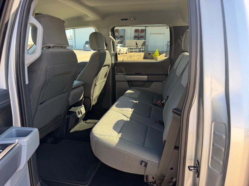 Ford F-150 Vehicle Full-screen Gallery Image 7