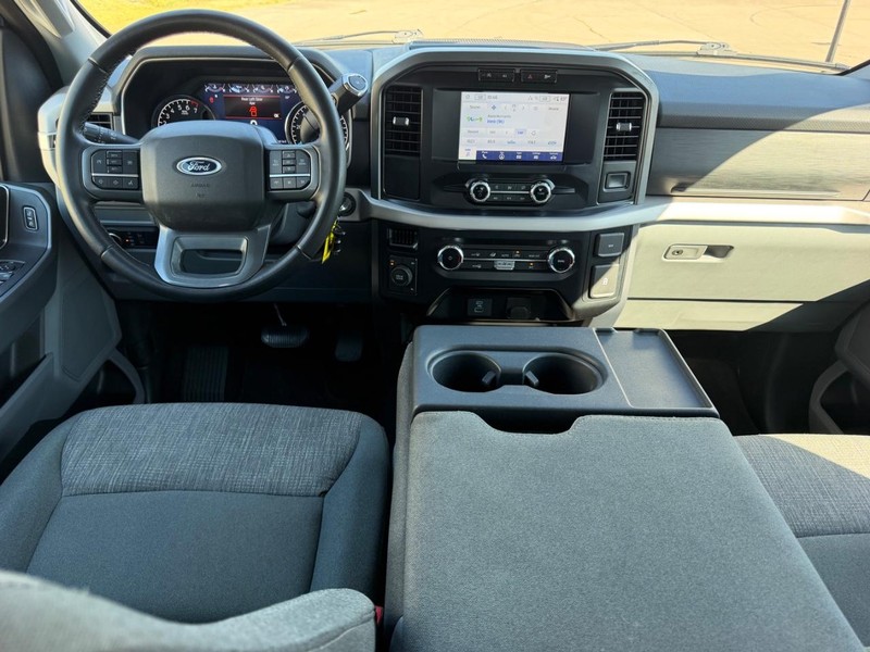 Ford F-150 Vehicle Full-screen Gallery Image 8