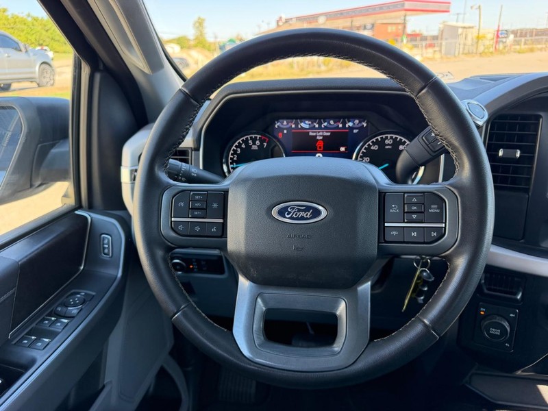 Ford F-150 Vehicle Full-screen Gallery Image 9
