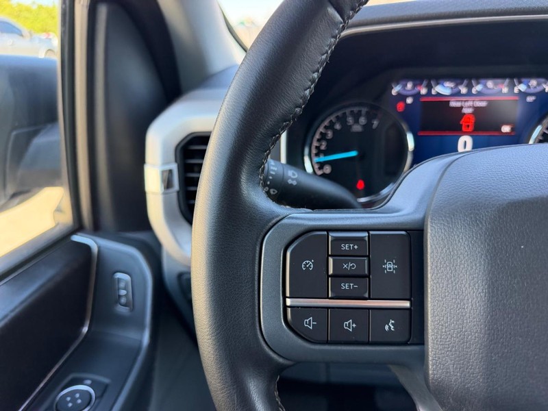 Ford F-150 Vehicle Full-screen Gallery Image 10