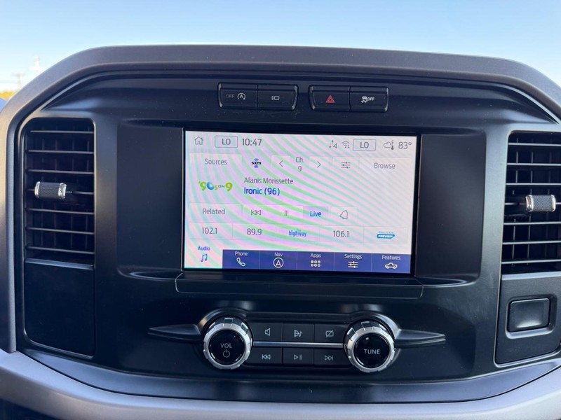Ford F-150 Vehicle Full-screen Gallery Image 12