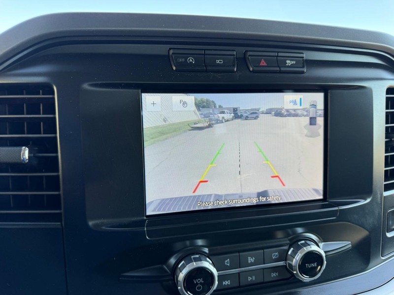 Ford F-150 Vehicle Full-screen Gallery Image 18