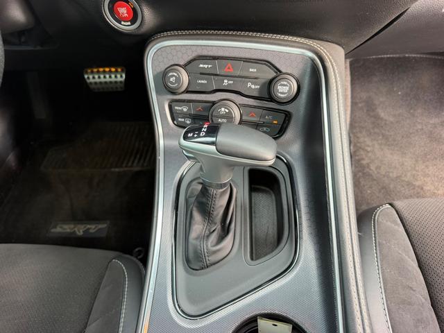 Dodge Challenger Vehicle Full-screen Gallery Image 14