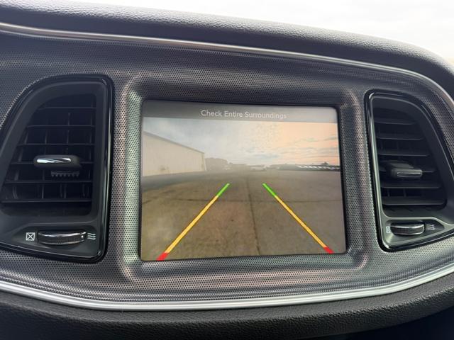 Dodge Challenger Vehicle Full-screen Gallery Image 19