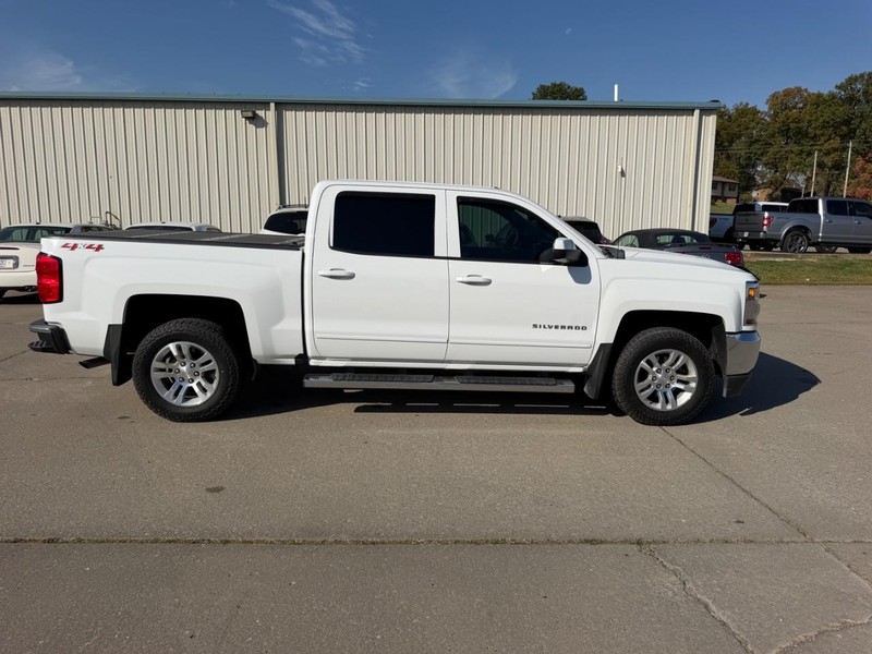 Chevrolet Silverado 1500 Vehicle Full-screen Gallery Image 2