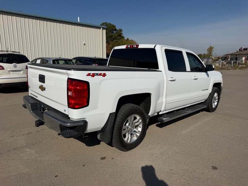 Chevrolet Silverado 1500 Vehicle Full-screen Gallery Image 3
