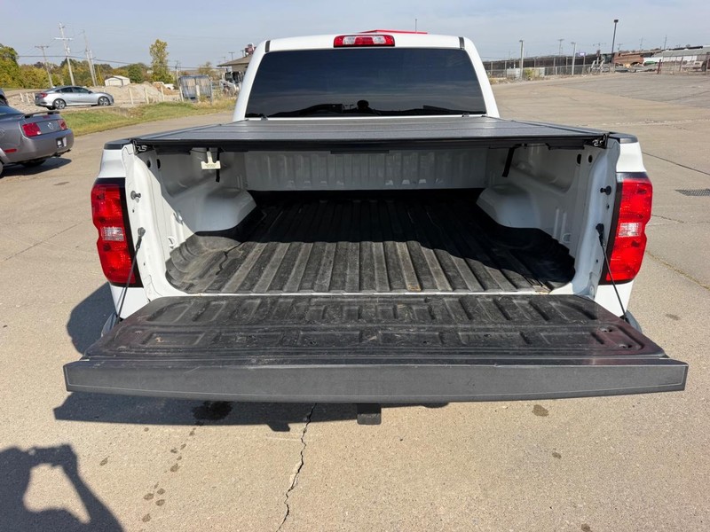 Chevrolet Silverado 1500 Vehicle Full-screen Gallery Image 5