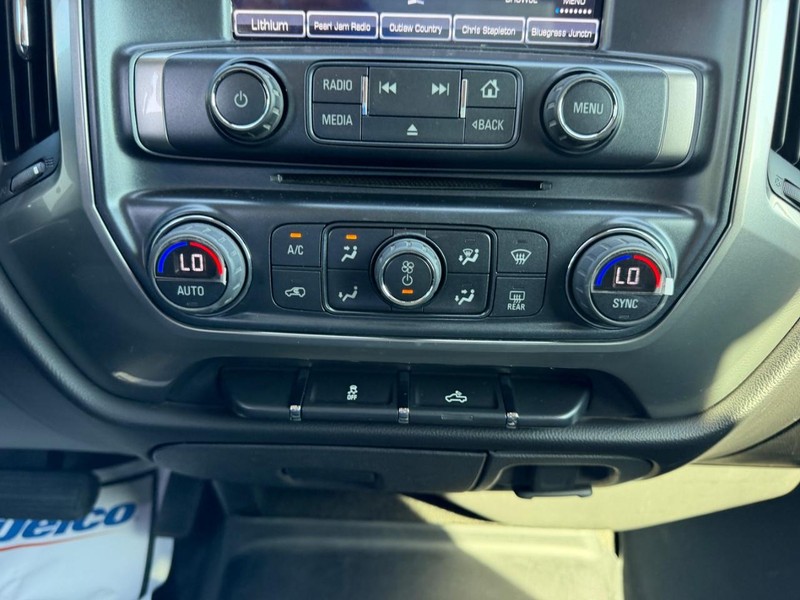 Chevrolet Silverado 1500 Vehicle Full-screen Gallery Image 13