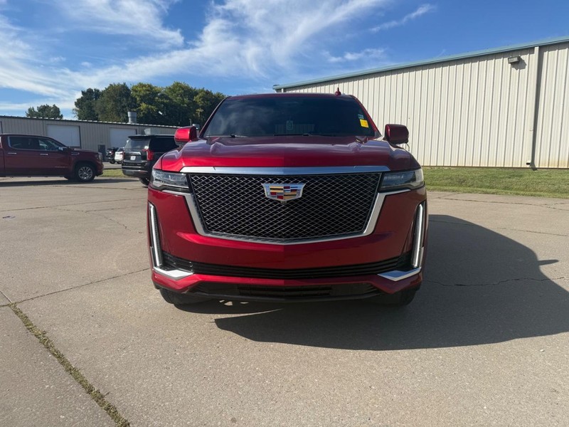 Cadillac Escalade Vehicle Full-screen Gallery Image 02