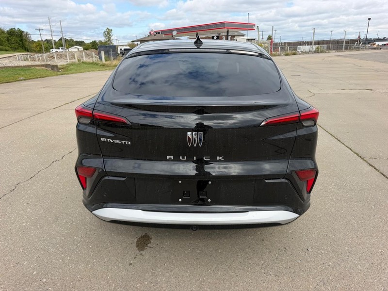 Buick Envista Vehicle Full-screen Gallery Image 4