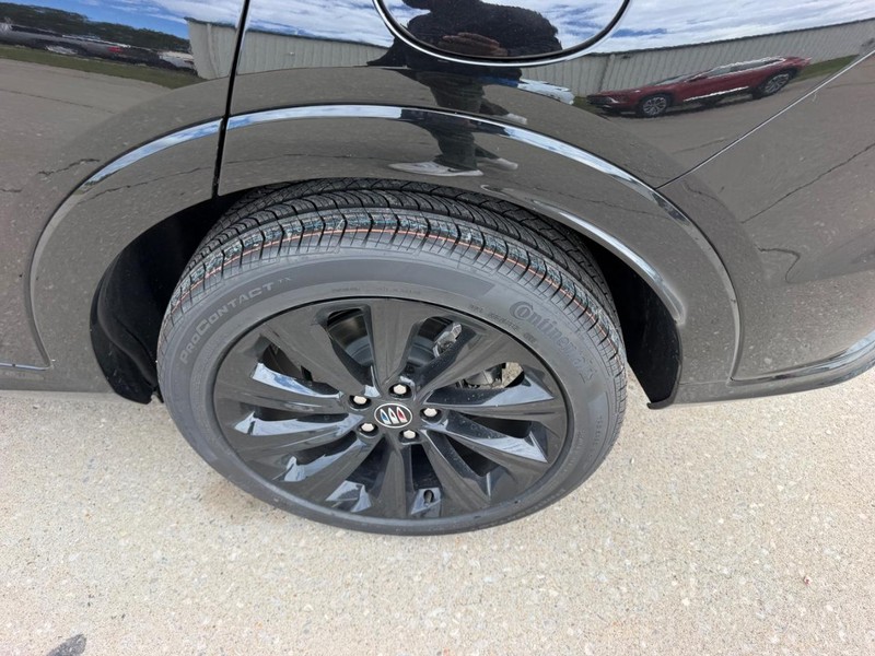 Buick Envista Vehicle Full-screen Gallery Image 7