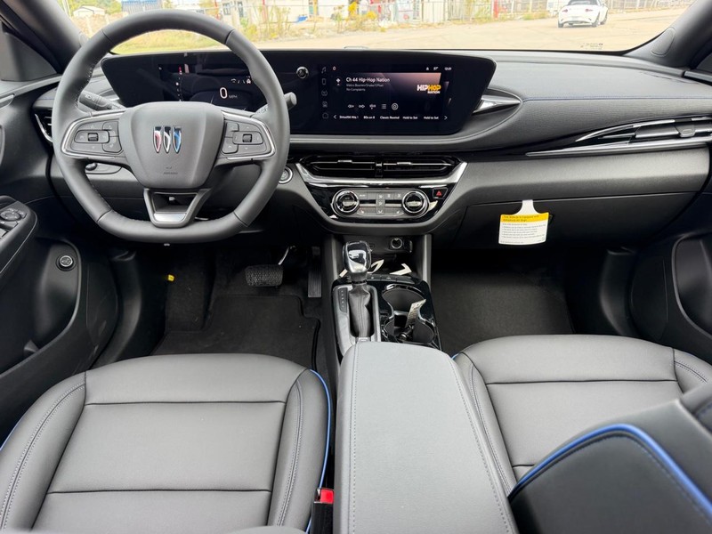 Buick Envista Vehicle Full-screen Gallery Image 10