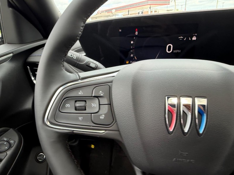 Buick Envista Vehicle Full-screen Gallery Image 12