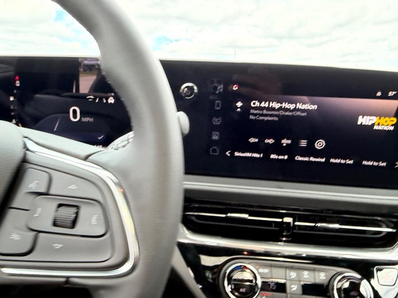 Buick Envista Vehicle Full-screen Gallery Image 13