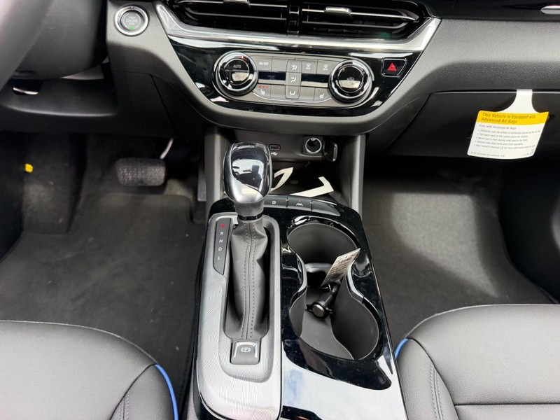 Buick Envista Vehicle Full-screen Gallery Image 16