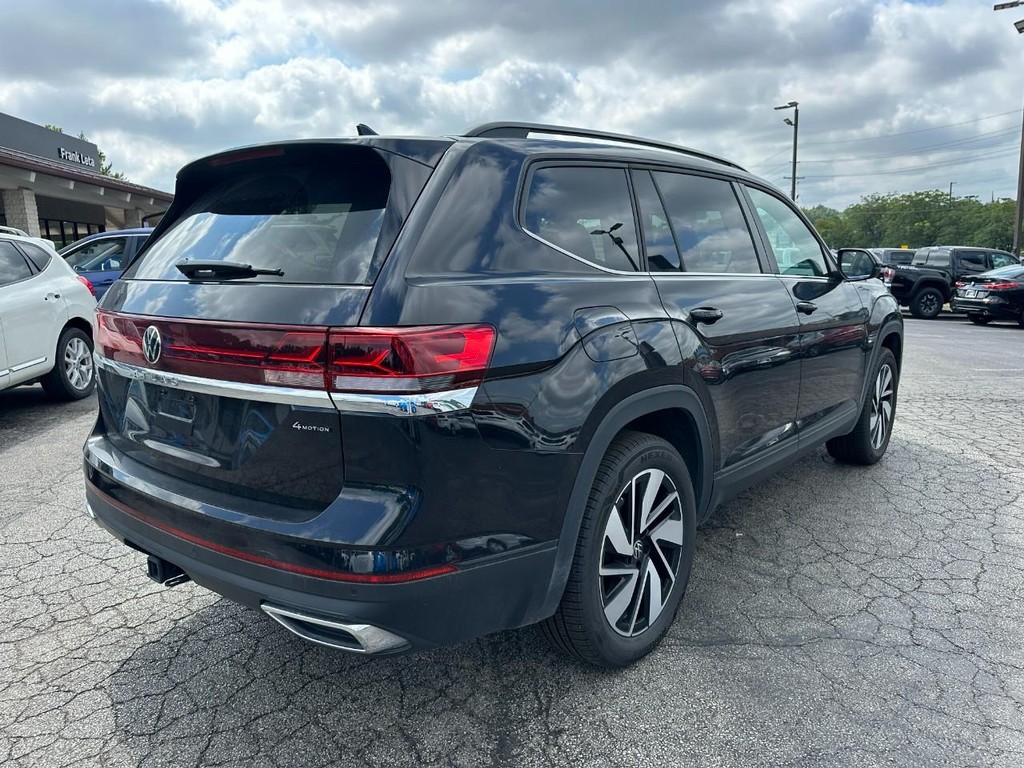 Volkswagen Atlas Vehicle Full-screen Gallery Image 03