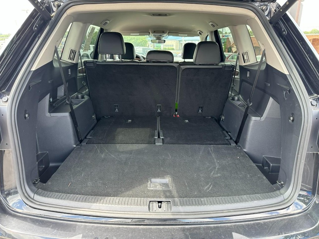 Volkswagen Atlas Vehicle Full-screen Gallery Image 05