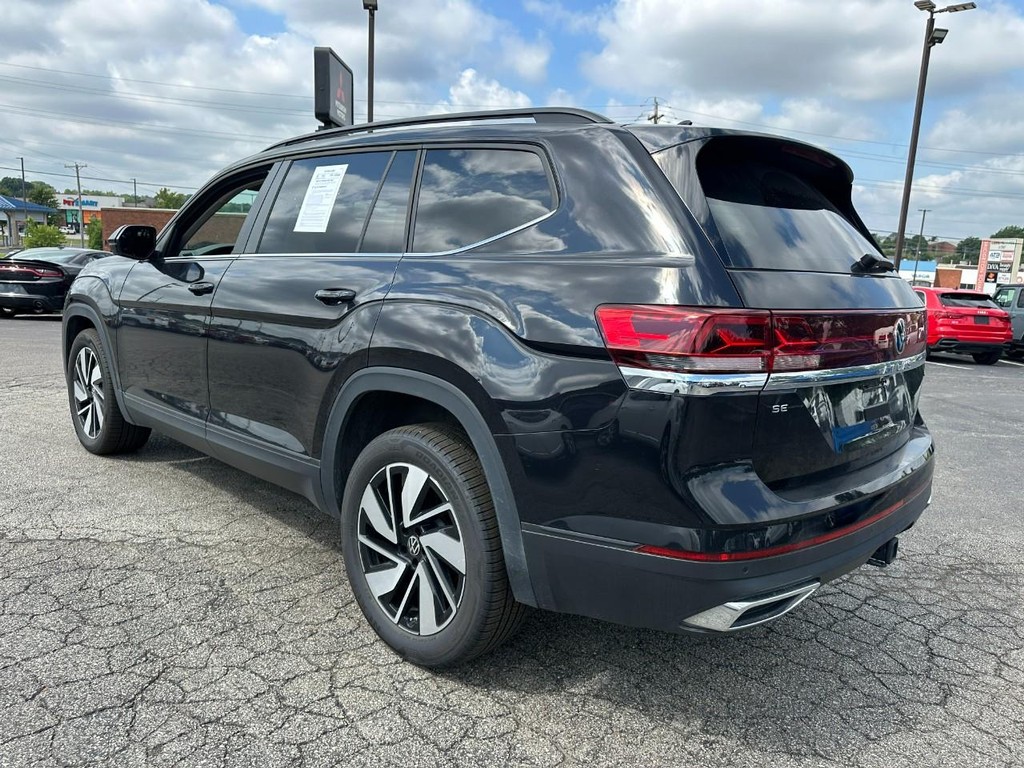 Volkswagen Atlas Vehicle Full-screen Gallery Image 07