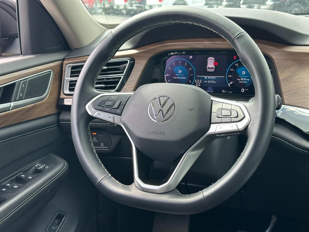 Volkswagen Atlas Vehicle Full-screen Gallery Image 14