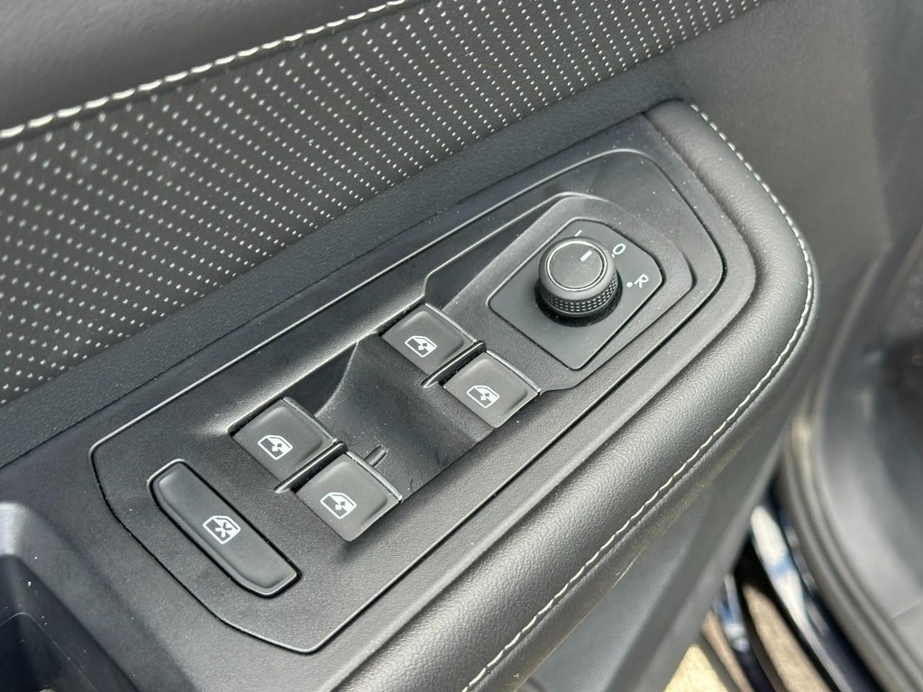 Volkswagen Atlas Vehicle Full-screen Gallery Image 18