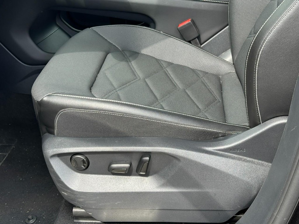 Volkswagen Atlas Vehicle Full-screen Gallery Image 19