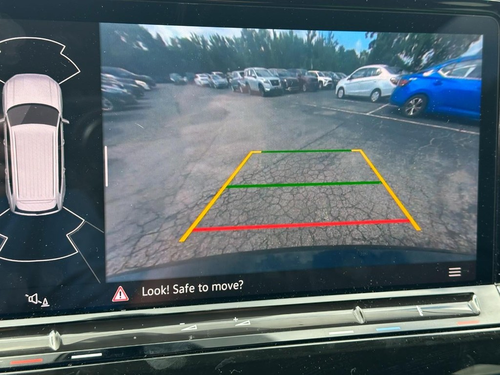 Volkswagen Atlas Vehicle Full-screen Gallery Image 23