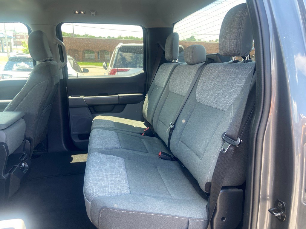 Ford F-150 Vehicle Full-screen Gallery Image 06