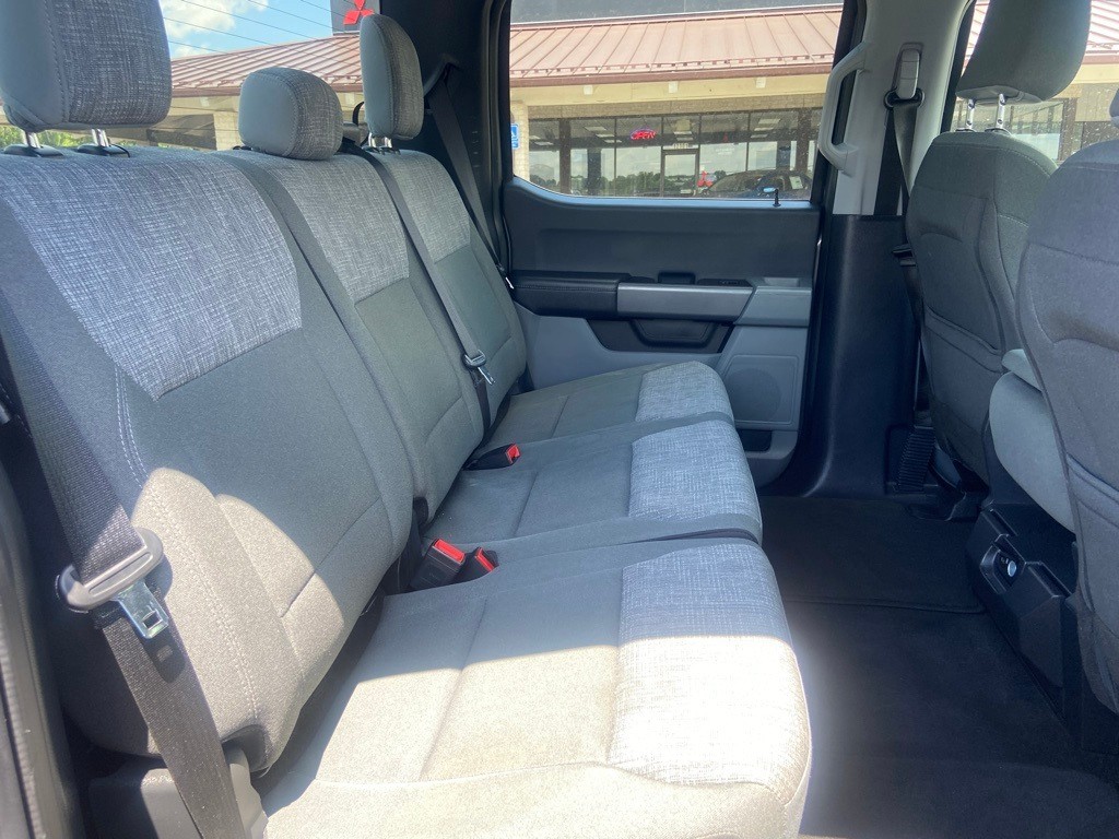 Ford F-150 Vehicle Full-screen Gallery Image 08