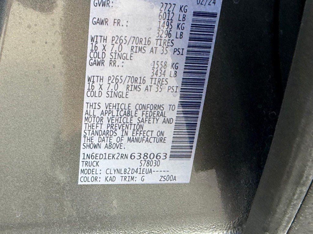 Nissan Frontier Vehicle Full-screen Gallery Image 26