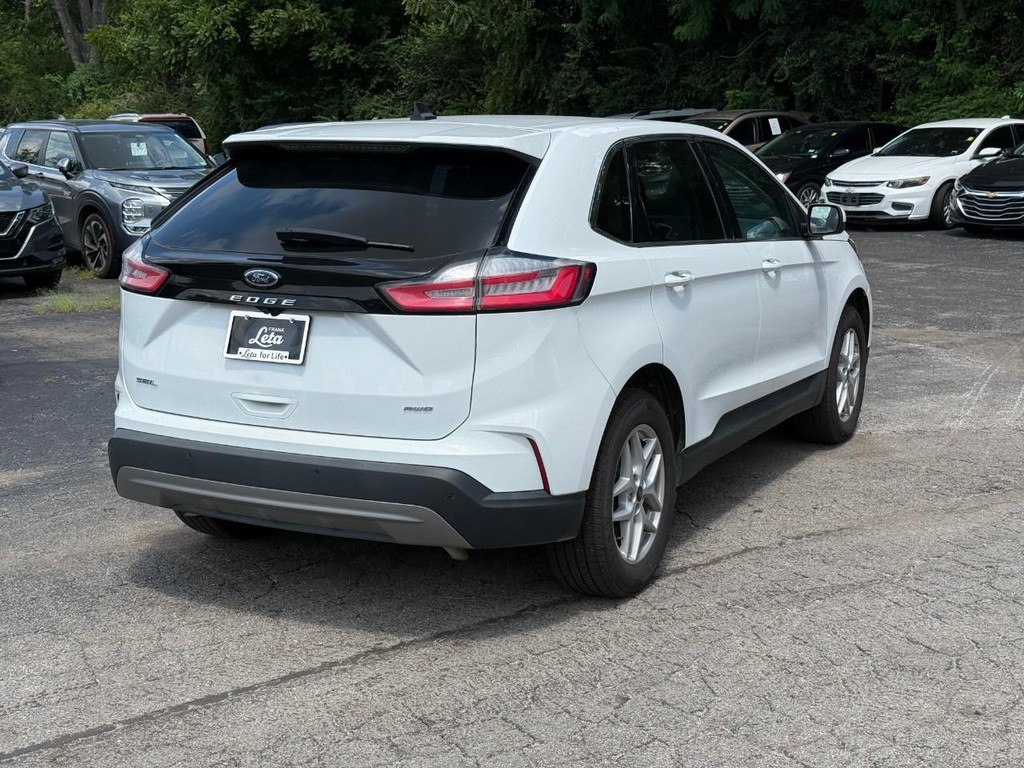 Ford Edge Vehicle Full-screen Gallery Image 03