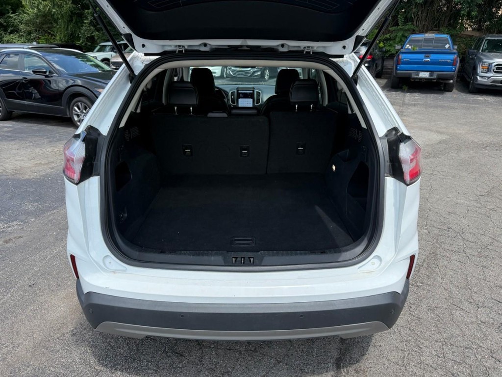 Ford Edge Vehicle Full-screen Gallery Image 08