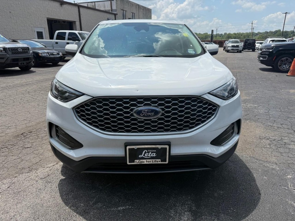 Ford Edge Vehicle Full-screen Gallery Image 11