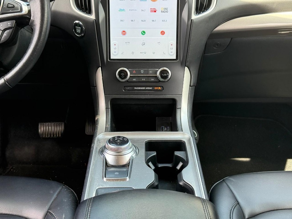 Ford Edge Vehicle Full-screen Gallery Image 16