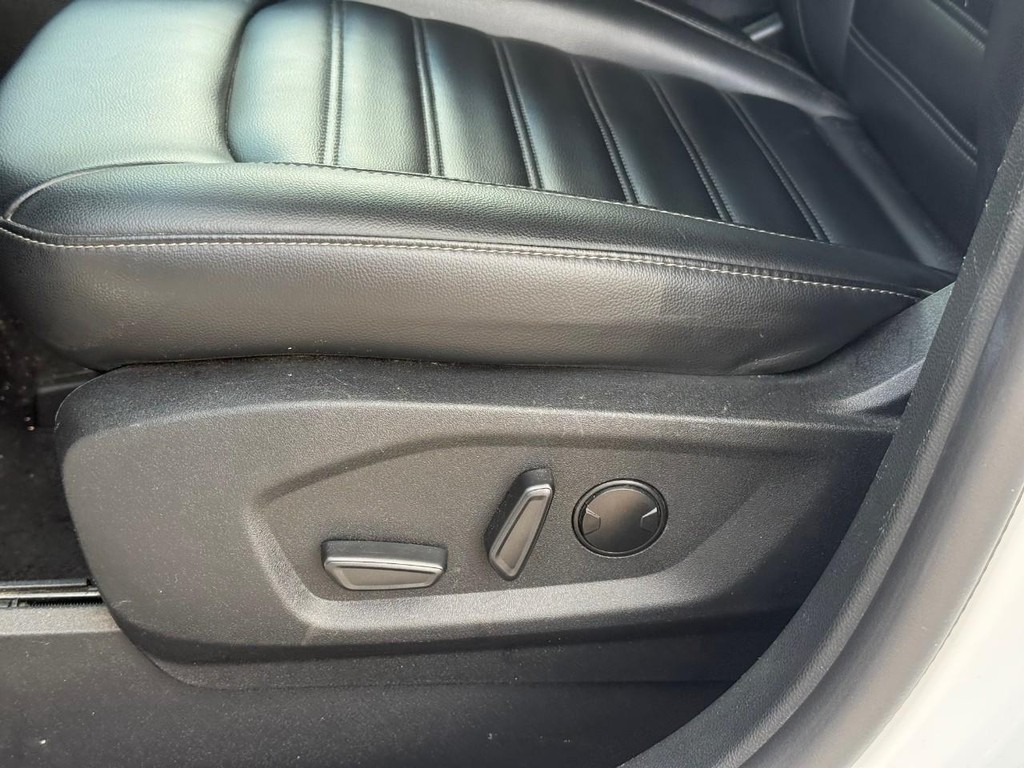 Ford Edge Vehicle Full-screen Gallery Image 20