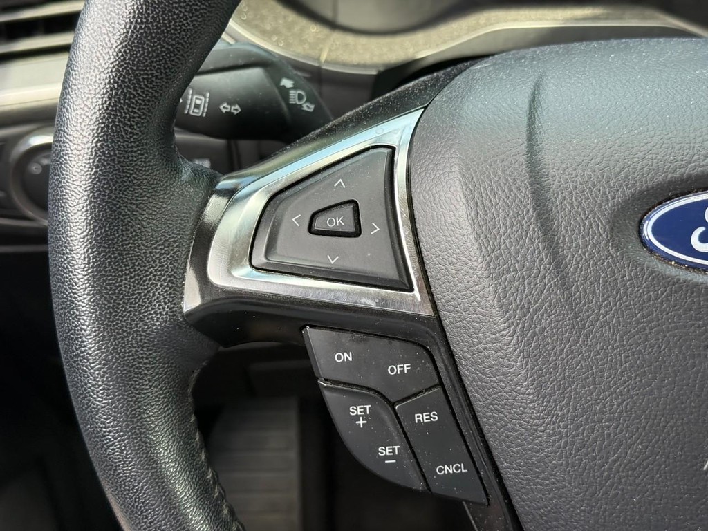 Ford Edge Vehicle Full-screen Gallery Image 21