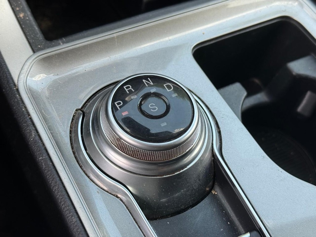 Ford Edge Vehicle Full-screen Gallery Image 24