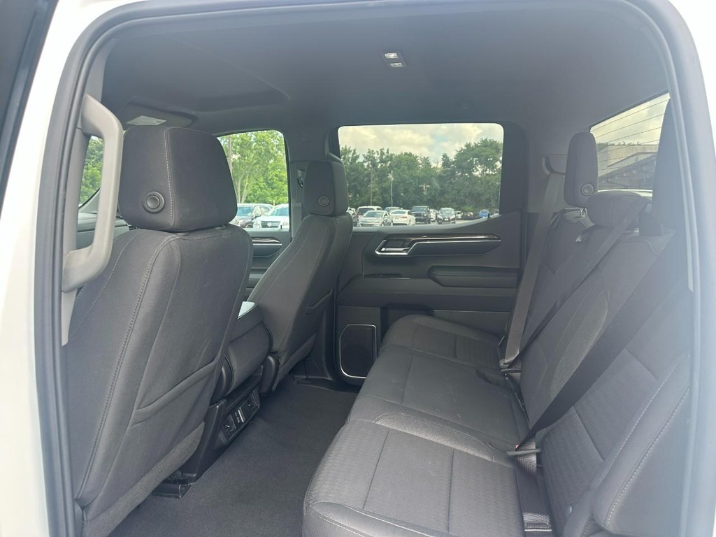 GMC Sierra 1500 Vehicle Full-screen Gallery Image 10