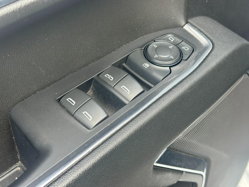 GMC Sierra 1500 Vehicle Full-screen Gallery Image 16