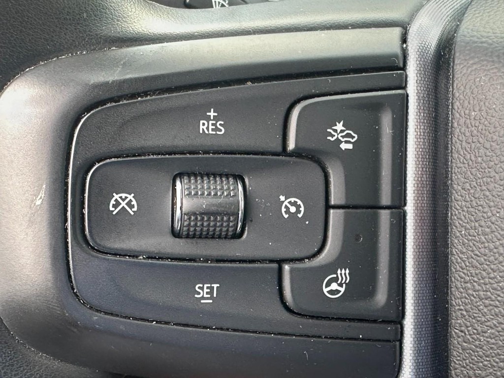 GMC Sierra 1500 Vehicle Full-screen Gallery Image 18