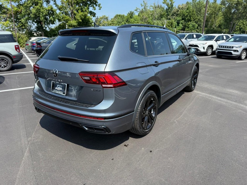 Volkswagen Tiguan Vehicle Full-screen Gallery Image 08