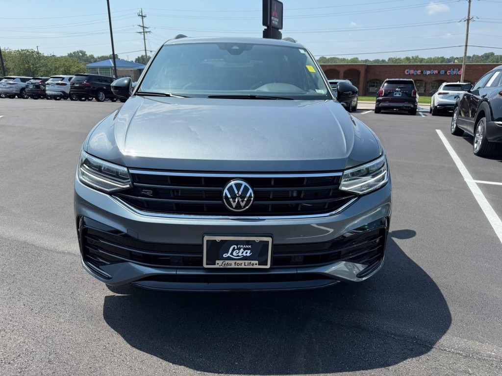 Volkswagen Tiguan Vehicle Full-screen Gallery Image 10