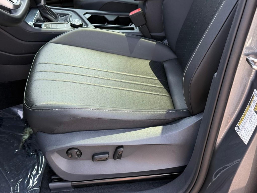 Volkswagen Tiguan Vehicle Full-screen Gallery Image 19