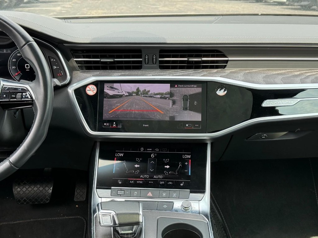 Audi A6 Sedan Vehicle Full-screen Gallery Image 12