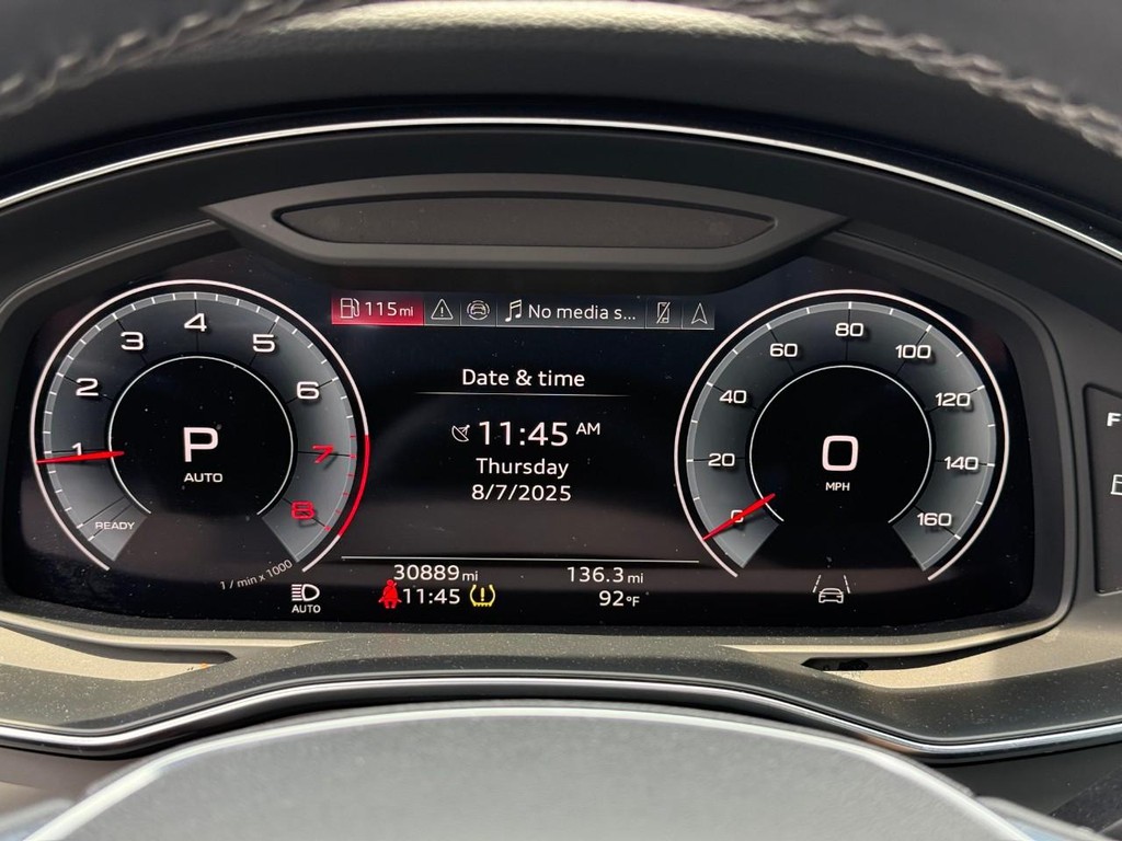 Audi A6 Sedan Vehicle Full-screen Gallery Image 23