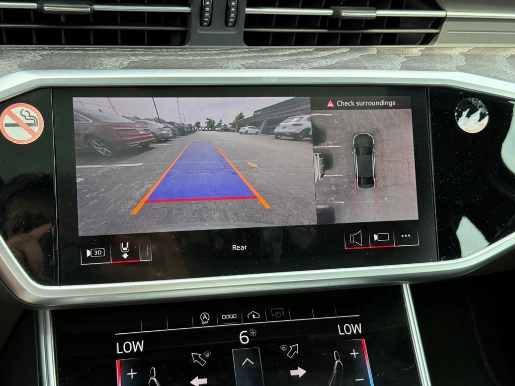 Audi A6 Sedan Vehicle Full-screen Gallery Image 24