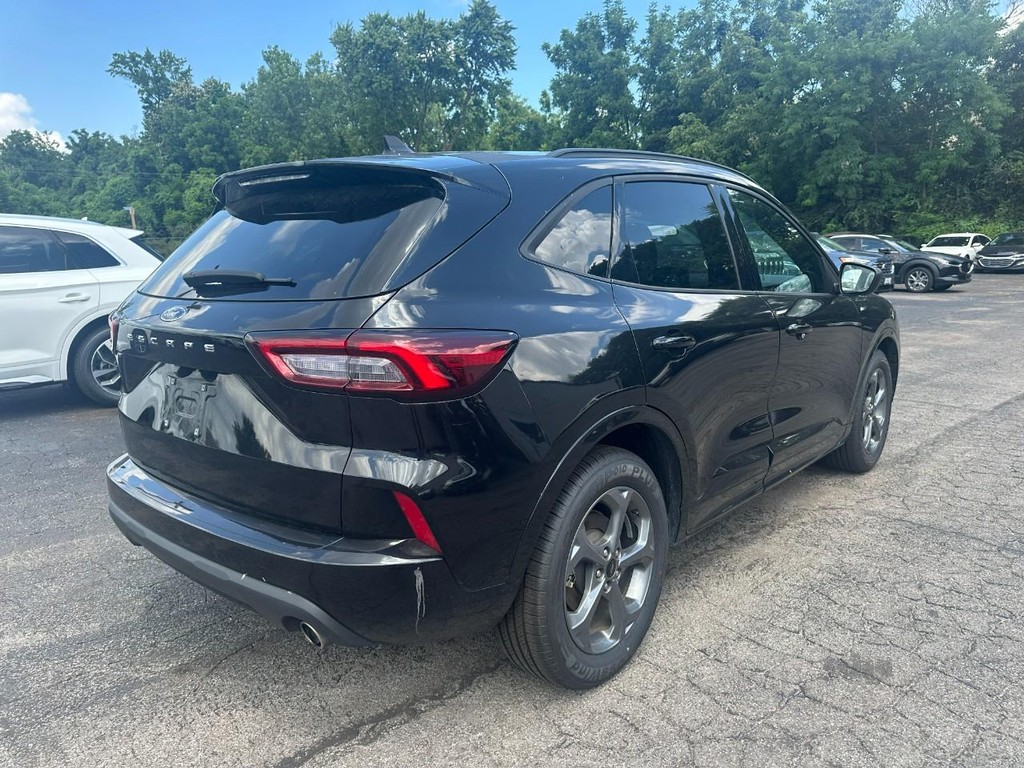 Ford Escape Vehicle Full-screen Gallery Image 03